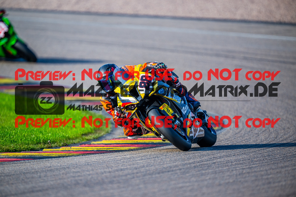MaZZes_FotoMatrix_240504_6007705_5981 | STK1000