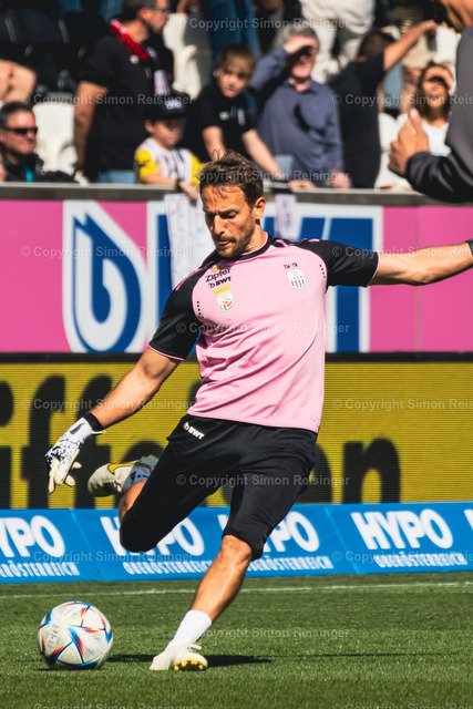 reisinger-2023-05-28-0825 | Image shows goalkeeper trainer Philip Großalber (ASK),LASK vs FK Austria Wien,28.05.2023,Raiffeisen Arena Linz, AUT, Admiral Bundesliga, Fußball /Foto: Simon Reisinger Datum 2023-05-28 - Realisiert mit Pictrs.com