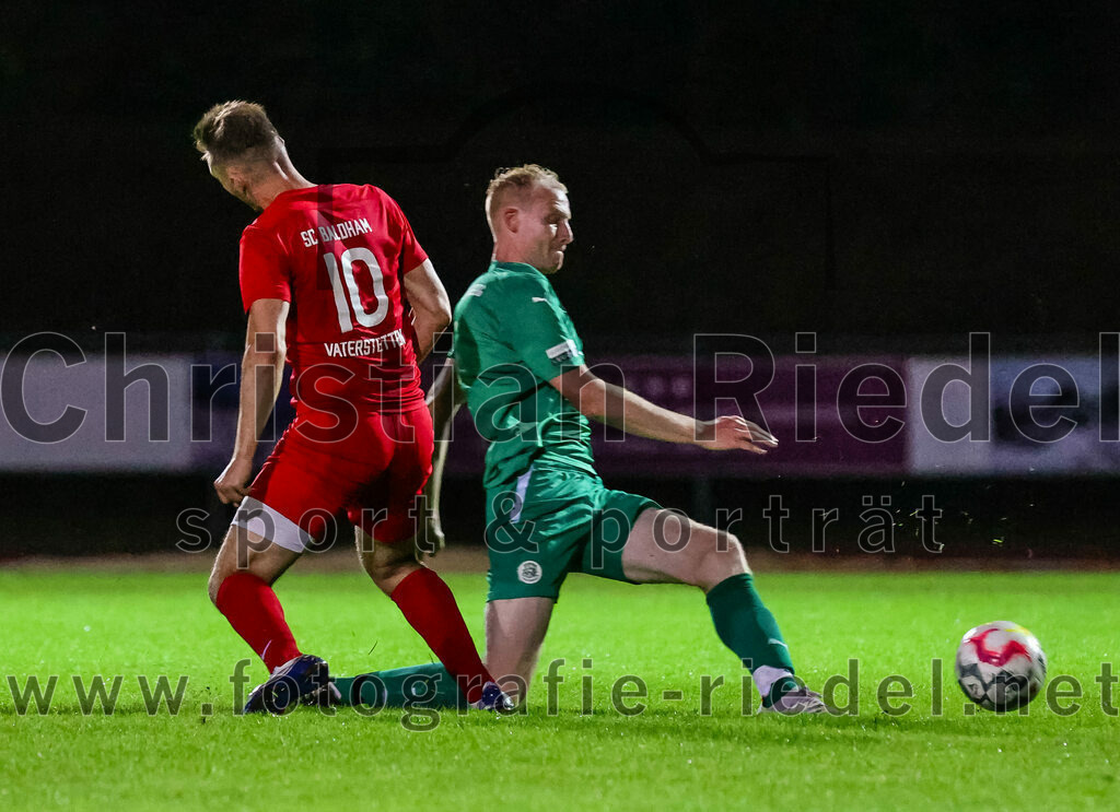 2023-09-01_031_SC_Baldham-Vaterstetten_gegen_TSV_1877_Ebersberg | Vaterstetten, Deutschland, 01.09.2023:
Fußball, Kreisliga 2023 / 2024, 3. Spieltag, SC Baldham-Vaterstetten gegen TSV 1877 Ebersberg, Ergebnis: 1:2

Fabian Kreissl (SC Baldham-Vaterstetten, #10), Dominik Häusgen (TSV 1877 Ebersberg, #5)

Foto: Christian Riedel / fotografie-riedel.net
