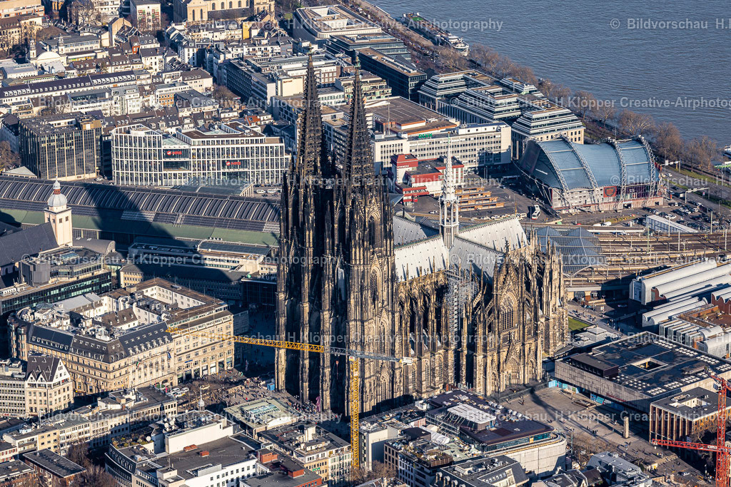 Luftbilder Köln-6846 | Luftbild Kirchengebäude " Kölner Dom " im Altstadt- Zentrum im Ortsteil Innenstadt in Köln - Realisiert mit Pictrs.com