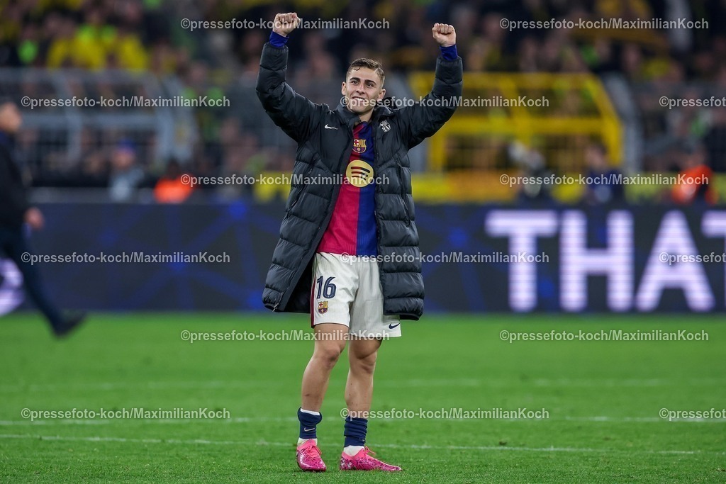 UCL1504251203 | 15.04.2025, Fußball, UEFA Champions League, Borussia Dortmund - FC Barcelona, BVB Stadion, Viertelfinale, Saison 2024 2025: Gemischte Gefühle nach der Niederlage des FC Barcelona - Die Mannschaft freut sich dennoch über den Einzug ins Halbfinale. Fermin Lopez (FC Barcelona #16) jubelndRegulations prohibit any use of photographs as image sequences and or quasi-video.