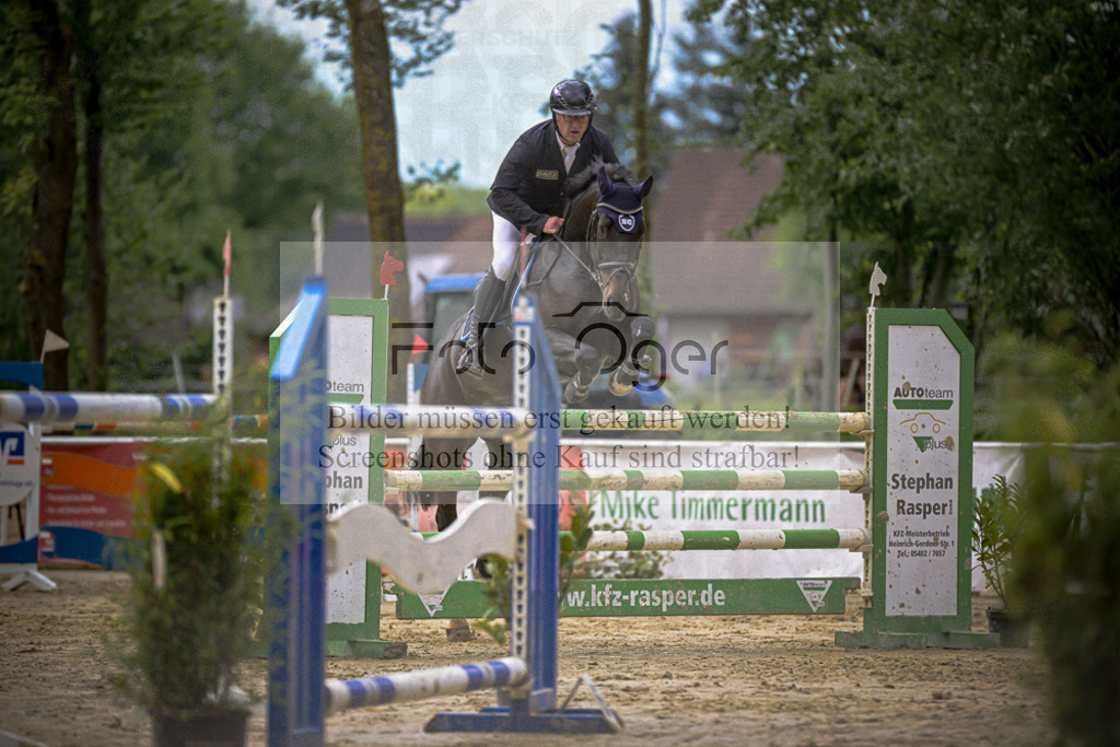 20240505-DOS_2361 | Entdecke hochwertige Reitturnierfotos von Foto Oger. Professionell, emotional und authentisch – jetzt Lieblingsmomente im Shop bestellen.Deutschlandweite Turnierfotografie. - Realisiert mit Pictrs.com
