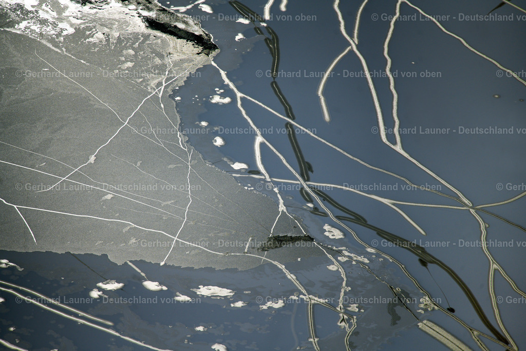 4043728 | MöHNESEE 13.02.2021 Winterlich schneebedeckte Staubecken und Uferbereiche am zugefrorenen Stausee " Möhnsee " in Möhnesee im Sauerland im Bundesland Nordrhein-Westfalen, Deutschland. // Winter snow-covered reservoirs and shore areas at the frozen reservoir "Moehnsee" in Moehnesee in the Sauerland in the state of North Rhine-Westphalia, Germany. Foto: Gerhard Launer