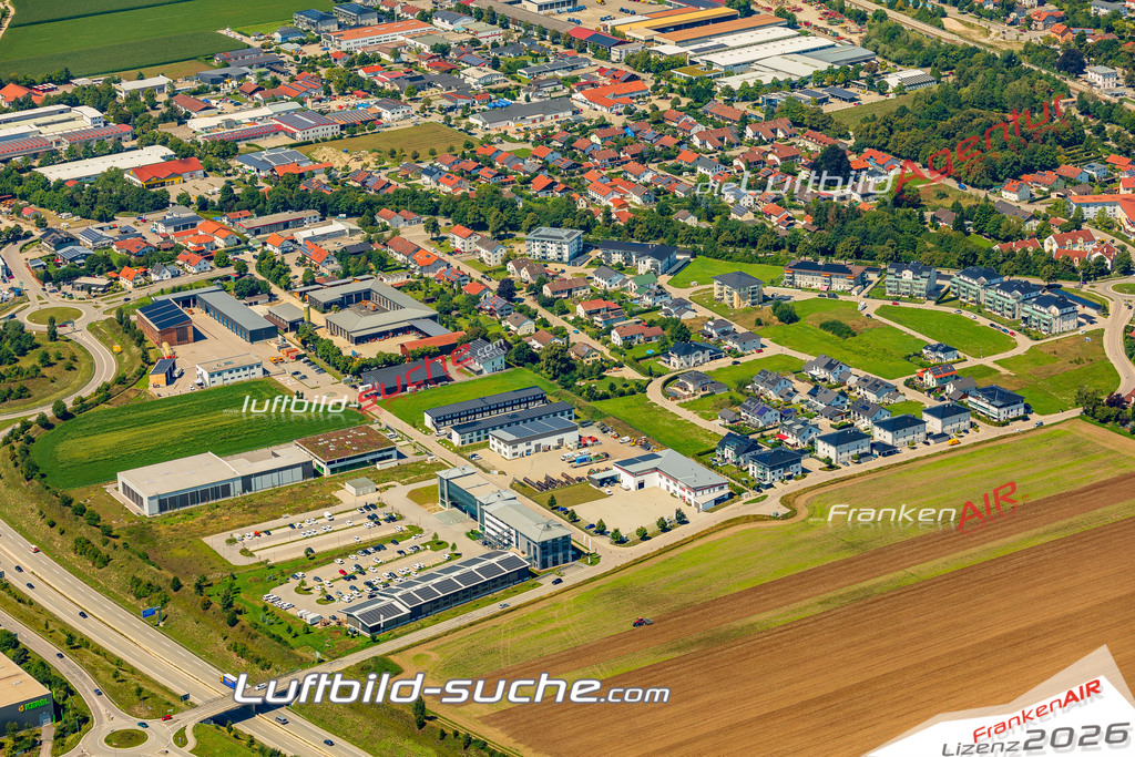 Luftaufnahme der Stadt Ampfing - Die Luftaufnahme wurde 2025 vom UL-Flugzeug heraus erstellt ( keine Drohne ) - Hochauflösende Luftaufnahme - für professionelle Ausdrucke geeignet. Die Geschenkidee !Mit Lizenz und Bildrechte bestellbar