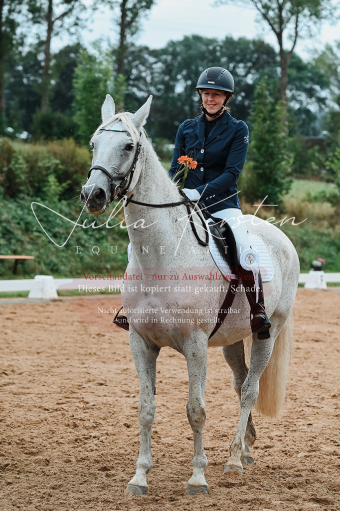 DSC_7264 | Pferde- und Turnierfotografie in Westsachsen. Pferdeportraits, Auftragszeichnungen und intuitive Kunst.