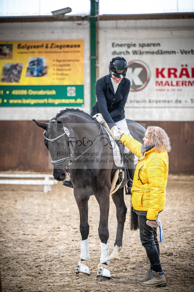 Hallenreittunier Voxtrup 2023 | Entdecke hochwertige Reitturnierfotos von Foto Oger. Professionell, emotional und authentisch – jetzt Lieblingsmomente im Shop bestellen.Deutschlandweite Turnierfotografie. - Realisiert mit Pictrs.com