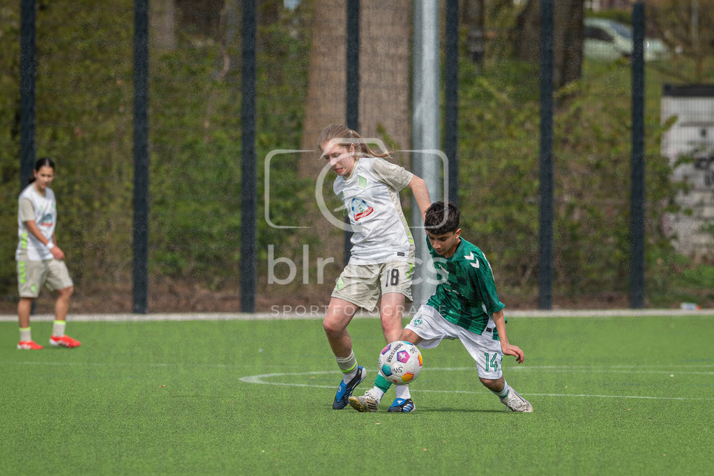 SV Werder - SV Werder (w) | SV Werder - SV Werder (w) - Realisiert mit Pictrs.com