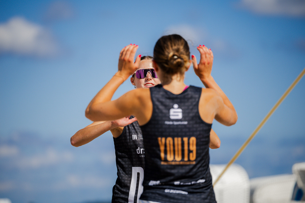 Beachvolleyball I Saison 2026 I Deutsche Meisterschaft U19 I 3. Tag | Jasper Lorenz Fotografie - Realisiert mit Pictrs.com