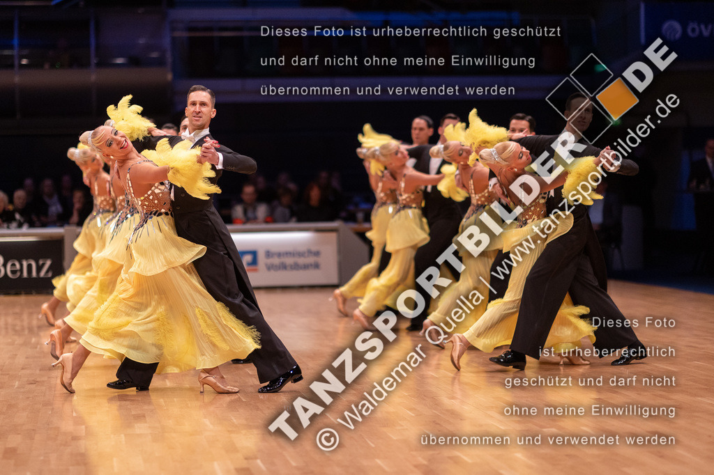 20221112-00803 | Hier finden Sie Tanz Bilder vom Latein und Standard Formationen tanzen. Sportbilder vom Tanzsport. Schöne Fotos und von Weltmeisterschaft, Europameisterschaft, Bundesliga, Regionalliga, Oberliga und Landesliga sowie von GOC Stuttgart, DanceComp, WM Bremen