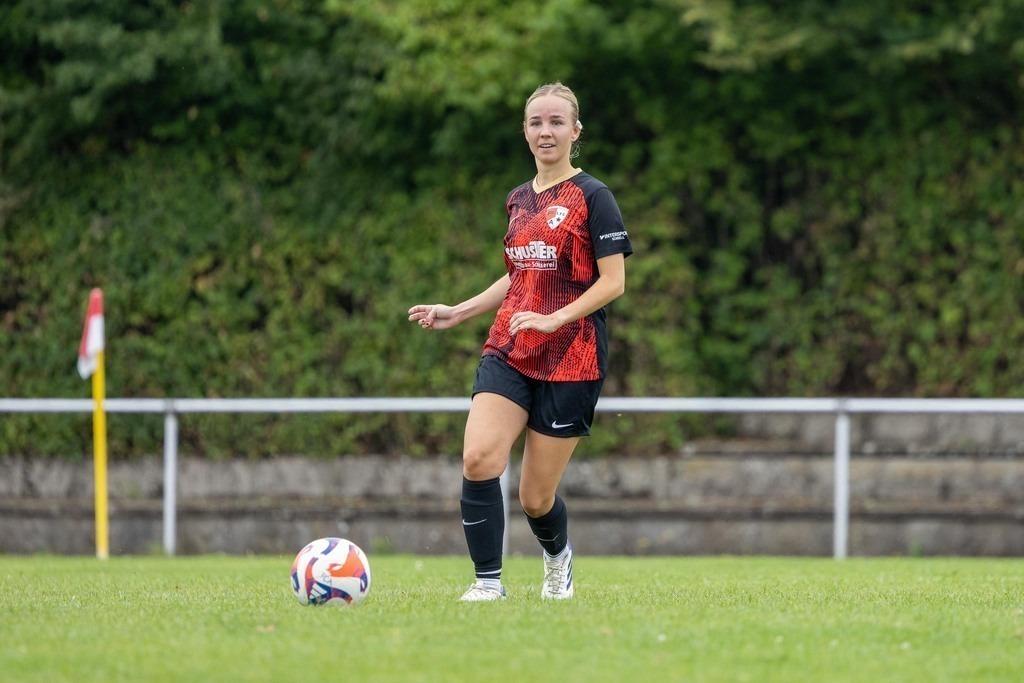 Fußball I FRAUEN I Saison 2025-2026 I Freundschaftsspiel I SGM Alfdorf-Mögglingen - 1FC Heidenheim 1846 I_250817_8193 | Fotopresso – Sportfotografie in Heidenheim & Umgebung. Professionelle Sportfotografie für unvergessliche Momente. Dynamische Action-Shots, emotionale Szenen & hochwertige Bilder. - Realisiert mit Pictrs.com