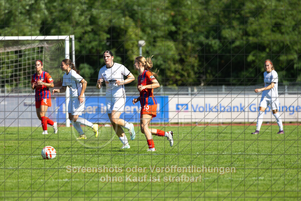20260906_114426_0009_(c)_by_PhotoPeet | #,1.FC Donzdorf (weiß) vs. 1.FC Heidenheim 1846 (rot), Fußball, Frauen-Verbandspokal Gruppe 2, 2. Runde, Saison 2026/2027, Rasenplatz Lautertal Stadion, Süßener Straße 16, 73072 Donzdorf, 06.09.2026 - 11:00 Uhr,Foto: PhotoPeet / Sport- &amp; Eventfotografie / Peter Harich