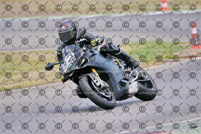 26bt05-1797 | markuskiefer.com - Realisiert mit Pictrs.com