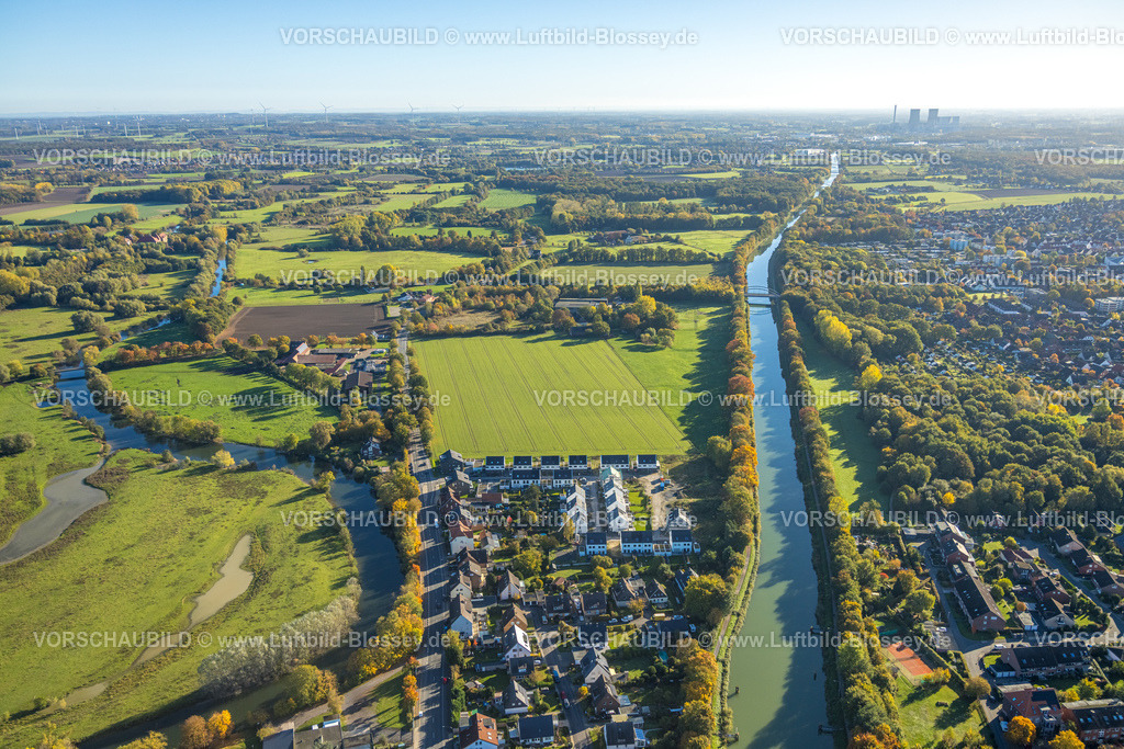 Hamm251001042 | Luftbild, Neubaugebiet für Wohnhäuser Im Fuchswinkel an der Lippestraße / Friedrichsfeld zwischen Fluss Lippe Flussmäander und Datteln-Hamm-Kanal, Uentrop, Hamm, Ruhrgebiet, Nordrhein-Westfalen, Deutschland