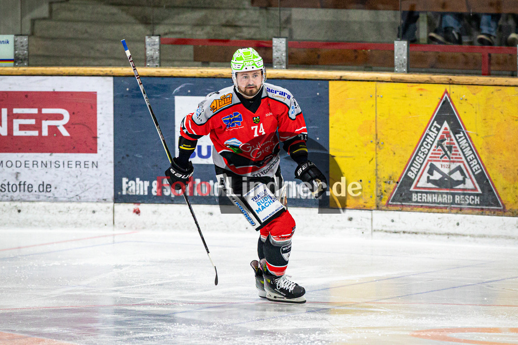 TSV Peißenberg MINERS gegen TSV Erding GLADIATORS | Eishockey Bayernliga Herren Vorrunde 2024/25, TSV Peißenberg MINERS gegen TSV Erding GLADIATORS, 20250119,Marek HALODA (MINERS 74),2025-01-19 in Peißenberg (Eisstadion Peißenberg)Marek HALODA (MINERS 74)Copyright: WolfgangxLindner foto-lindner.de