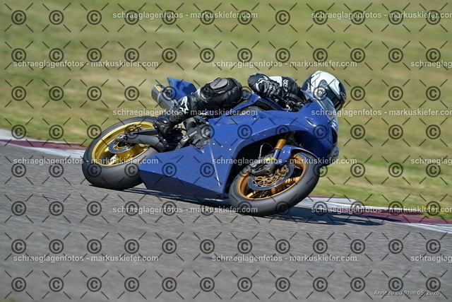 26BT02-0250 | markuskiefer.com - Realisiert mit Pictrs.com