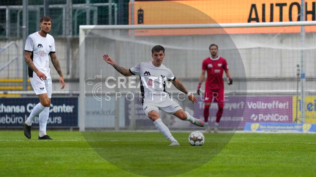 Fußball, Herren, Saison 2025/2026, Regionalliga Nordost, 4. Spieltag, FSV 63 Luckenwalde vs. BFC Preussen, Samstag 22.08.2025, Werner-Seelenbinder-Stadion Luckenwalde | Fußball, Herren, Saison 2025/2026, Regionalliga Nordost, 4. Spieltag, FSV 63 Luckenwalde vs. BFC Preussen, Samstag 22.08.2025, Werner-Seelenbinder-Stadion Luckenwalde, Im Bild: Ben Meyer (Preussen) - Realisiert mit Pictrs.com
