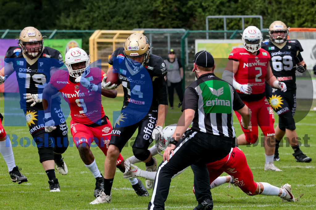 GFL: Paderborn Dolphins vs. New Yorker Lions{date} -  | {headline}(Foto: Sebastian Sendlak / BOND) - Realisiert mit Pictrs.com