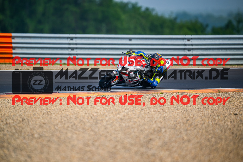 MaZZes_FotoMatrix_220626_6600 | PROSUPERSTOCK