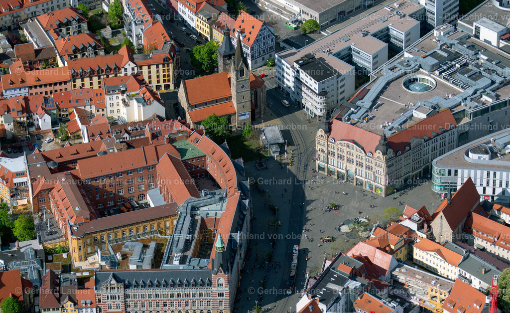 4025665 | ERFURT 06.05.2020 Platz- Ensemble des Anger im Innenstadt- Zentrum im Ortsteil Altstadt in Erfurt im Bundesland Thüringen, Deutschland. Weiterführende Informationen bei: ECE Projektmanagement G.m.b.H &amp; Co. KG. // Ensemble space an place of Anger in the inner city center in the district Altstadt in Erfurt in the state Thuringia, Germany. Further information at: ECE Projektmanagement G.m.b.H &amp; Co. KG. Foto: Gerhard Launer
