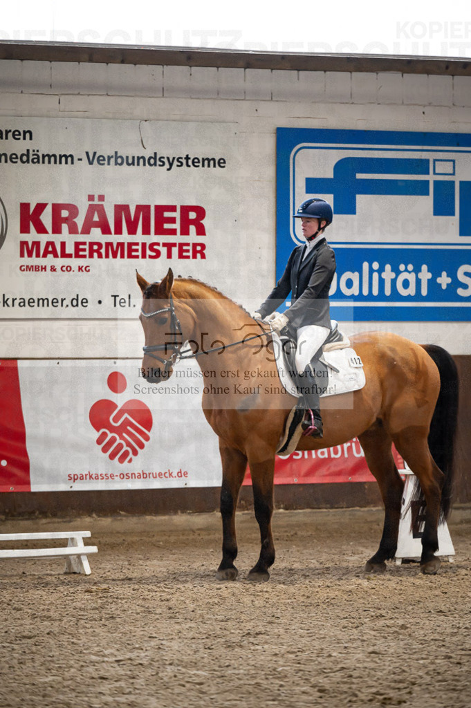 Hallenreittunier Voxtrup 2023 | Entdecke hochwertige Reitturnierfotos von Foto Oger. Professionell, emotional und authentisch – jetzt Lieblingsmomente im Shop bestellen.Deutschlandweite Turnierfotografie. - Realisiert mit Pictrs.com