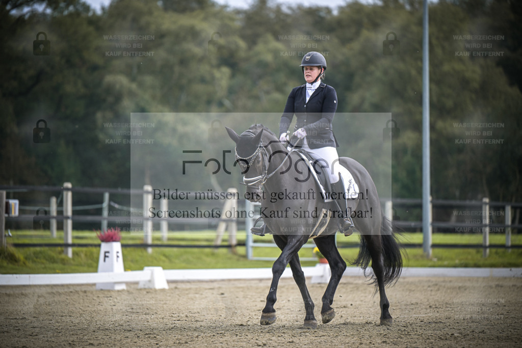 DOS_B520 | Entdecke hochwertige Reitturnierfotos von Foto Oger. Professionell, emotional und authentisch – jetzt Lieblingsmomente im Shop bestellen. - Realisiert mit Pictrs.com