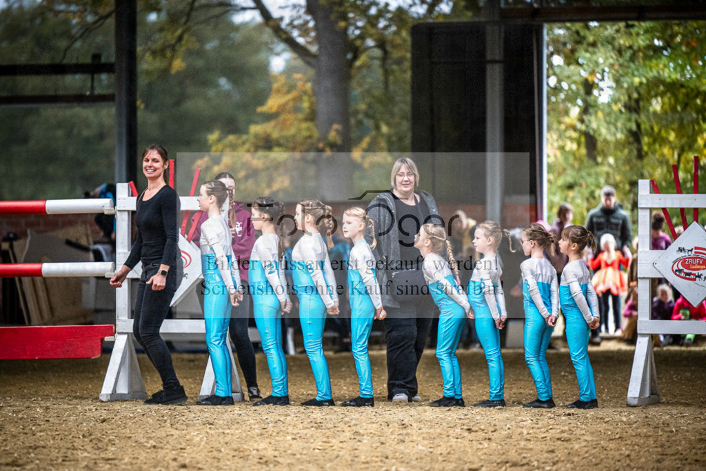 DOS_0054 | Entdecke hochwertige Reitturnierfotos von Foto Oger. Professionell, emotional und authentisch – jetzt Lieblingsmomente im Shop bestellen.Deutschlandweite Turnierfotografie. - Realisiert mit Pictrs.com