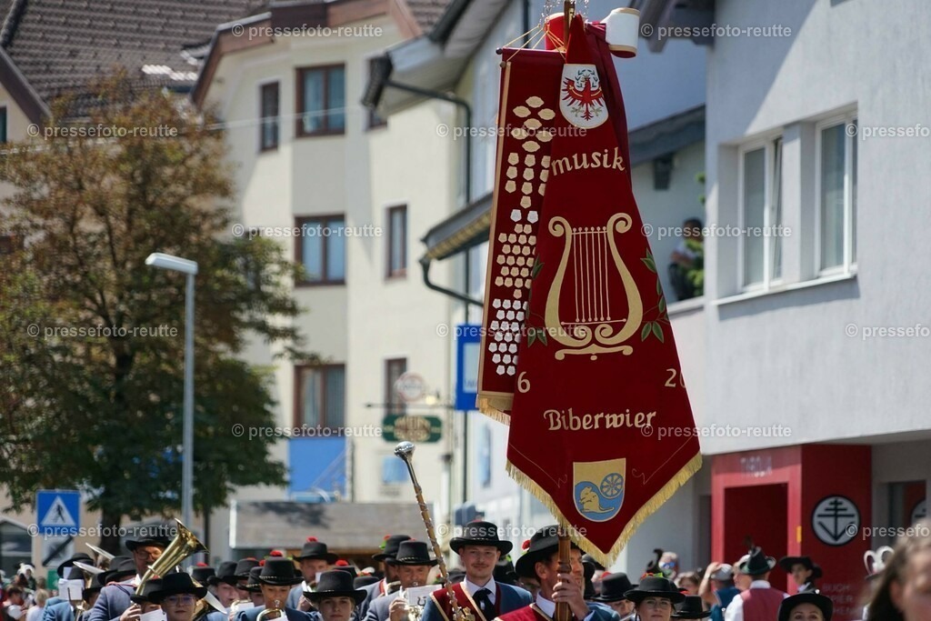 09a-BIBERWIER-Bundesmusikfest-2023-Juni16-Reutte-DSC06436 | Info aus dem Bezirk Reutte/Ausserfern Tirol sowie eine umfangreiche Bilddatenbank über die gesamte Region: Lechtal, Talkessel Reutte, Tannheimertal, Zwischentoren. Lech, Plansee, Zugspitze, Grenztunnel, B179, Fernpassstraße, Verkehr, Lawinen, Tradition, - Realisiert mit Pictrs.com
