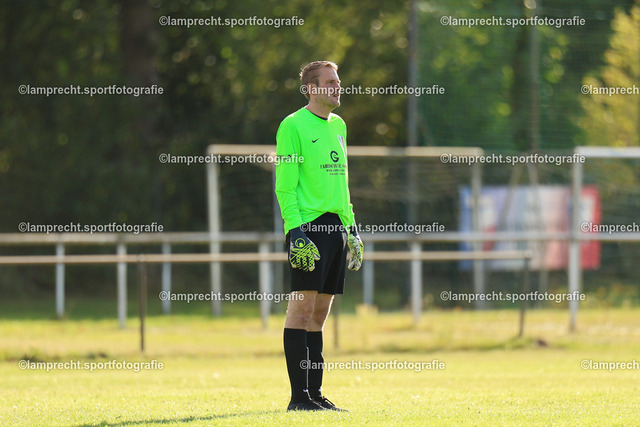 Fußball I Herren I Saison 2025-2026 I Kreisklasse A Süd-Ost I 6. Spieltag I SG Scharbeutz-Pönitz - VfL Bad Schwartau I 13.09.2025.078 | Kevin Hilbert (18, SG Scharbeutz/Pönitz) - Realisiert mit Pictrs.com
