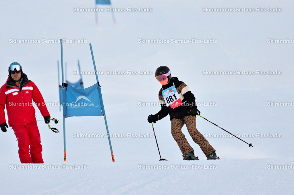 SRF_25.12.2025_0254 | Skirennfotos,Serfaus,Fiss,Ladis,Kinderskirennen,Winter,Tirol,Oberland,skirace,SFL,feelfree,weil wir's genießen,ski,Ski,skifahren,Sonnenplateau, - Realisiert mit Pictrs.com