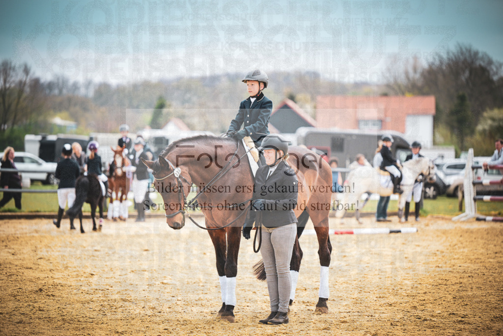 DOS_8470 | Entdecke hochwertige Reitturnierfotos von Foto Oger. Professionell, emotional und authentisch – jetzt Lieblingsmomente im Shop bestellen.Deutschlandweite Turnierfotografie. - Realisiert mit Pictrs.com