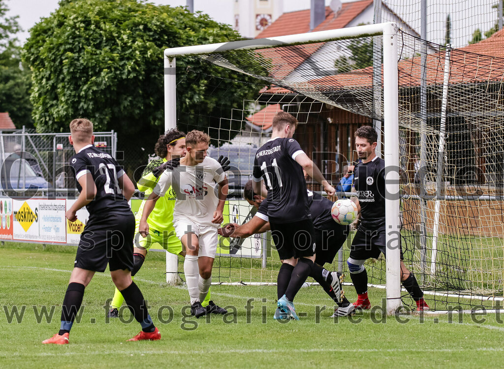 2023-07-02_062_SV_Walpertskirchen_II_gegen_FC_Herzogstadt_II | Walpertskirchen, Deutschland, 02.07.2023:
Fußball, A-Klasse 2023 / 2024, Testspiel, SV Walpertskirchen II gegen FC Herzogstadt II, Endergebnis: 2:0

Foto: Christian Riedel / fotografie-riedel.net