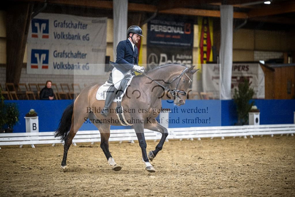 DOS_1018 | Entdecke hochwertige Reitturnierfotos von Foto Oger. Professionell, emotional und authentisch – jetzt Lieblingsmomente im Shop bestellen.Deutschlandweite Turnierfotografie. - Realisiert mit Pictrs.com