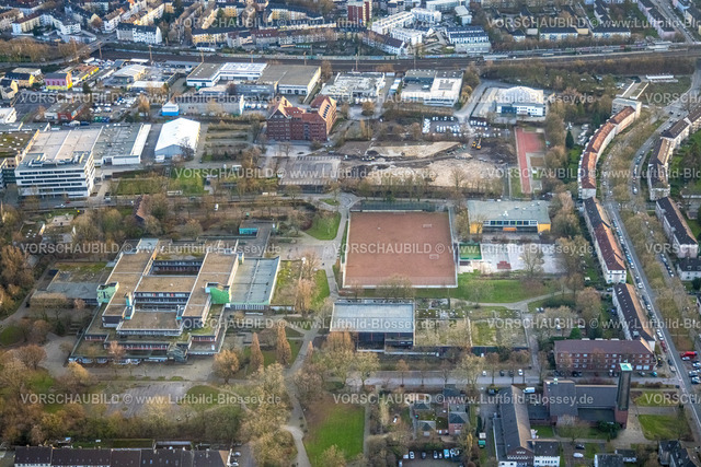 Essen230101606 | Luftbild, Gesamtschule Bockmühle (GBM), Sportplatz, Schule an der Heinrich-Strunk-Straße, Altendorf, Essen, Ruhrgebiet, Nordrhein-Westfalen, Deutschland