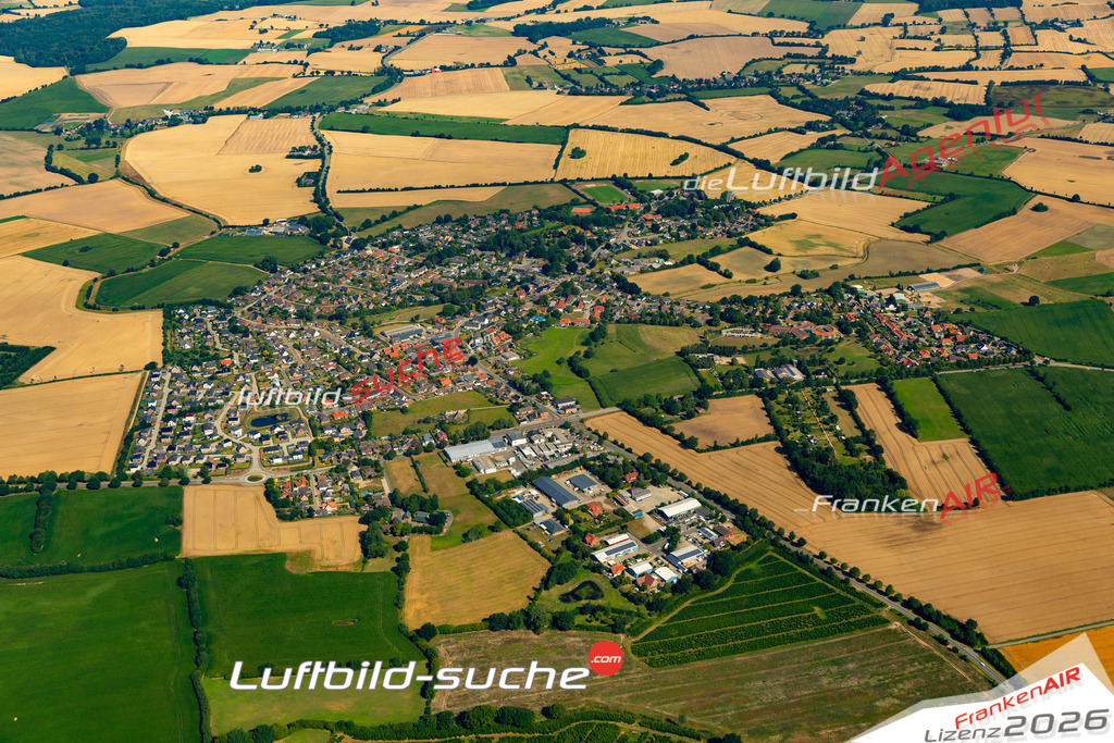 Das Luftbild der Stadt Osdorf wurde 2022 vom Flugzeug heraus erstellt (keine Drohnen-Aufnahmen) Aufnahmehöhe ca.450 Meter- hohe Bildauflösung und Druck-Qualität. Garantiert!