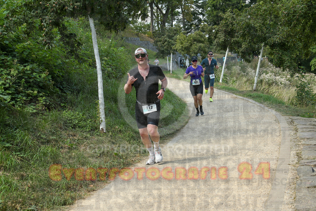 250824_1441_EX1_7126 | Sportfotografie im Rhein-Sieg Kreis, Köln, Bonn, NRW, Rheinland Pfalz, Hessen, etc. Unser Tätigkeitsfeld umfasst den Laufsport vom Volkslauf über den Marathon, Duathlon, Triathon bis zum Ultralauf wie Kölnpfad Ultra oder Schindertrail.