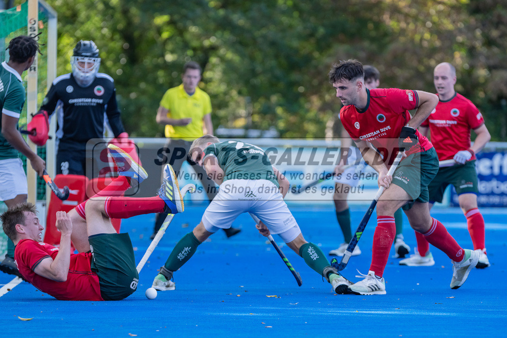 HK_20231007_105236 | 1.Bundesliga Herren Crefelder HTC - Uhlenhorst Mülheim am 7.10.2023 CHTC, Krefeld , Breucker Julius ( Crefelder HTC #2 ) , Malte Hellwig ( Uhlenhorst Mülheim #29 ) , Bachmann Lucas Maximilian ( Crefelder HTC #15 )
