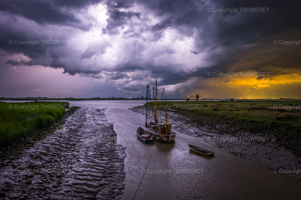 Gewitter | Die Ems bei Terborg, Moormerland - Realisiert mit Pictrs.com