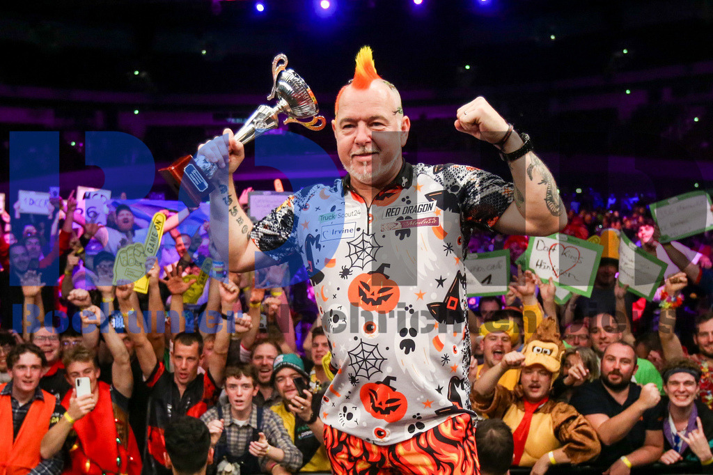  29.10.2023 - 
 | Sebastian Sendlak / Bochumer Nachrichtendienst (BOND) - PDC European Darts Championship: Finale {Persons shown} - Realisiert mit Pictrs.com