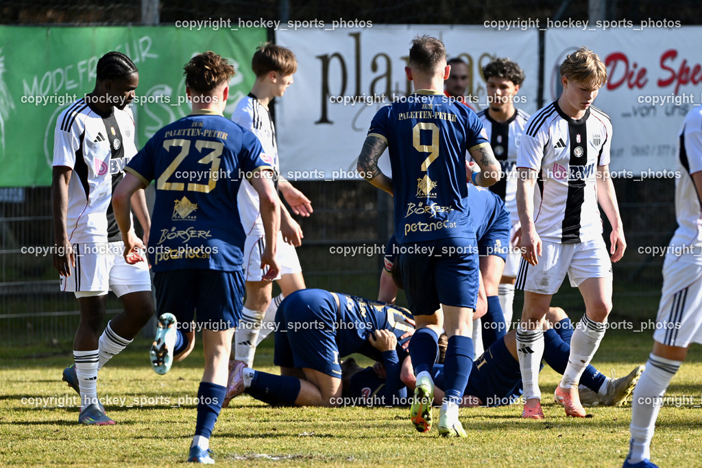 ATUS Velden vs. SPG LASK Amateure OÖ | #23 Ralph Roman Scheer ATUS Velden, #9 Tom Zurga ATUS Velden, #14 Jonas Ilk LASK Amateure, Jubel ATUS Velden, ATUS Velden vs. SPG LASK Amateure OÖ, ATUS Velden vs. SPG LASK Amateure OÖ am 07.03.2026 in Velden (Wald Arena Velden), Austria, (Photo by Bernd Stefan)