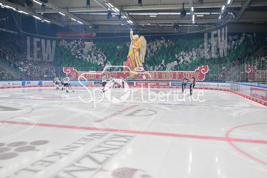 Augsburger Panther - Kölner Haie | Die Fans der Augsburger Panther haben eine Choreo vorbereitet / Ultras / Fans / Zuschauer / Symbolbild / Choreographie / DEL: Augsburger Panther - Kölner Haie, Curt Frenzel Stadion am 29.09.2024