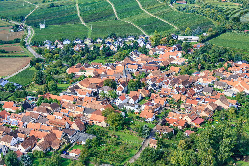 Luftbild: Ortsansicht von Osten im Ortsteil Heuchelheim in Heuchelheim-Klingen im Bundesland Rheinland-Pfalz in Deutschland. Foto: IMG_072582.jpg vom 19.09.2014 durch Werner Riehm/FLY-FOTO.deAuflösung des Originals: 5472 x 3648 px