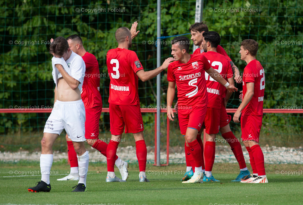 A_LUI_120822_09 | SPORT,FUSSBALL,LT1 OOE LIGA ASKOE OEDT-UNION PROCON DIETACH 12.08.2022 
IM BILD:  JUBEL ZUM 1:O FUER ASKOE OEDT TORSCHUETZE ELVIR HUSKIC  FOTO:FOTOLUI

