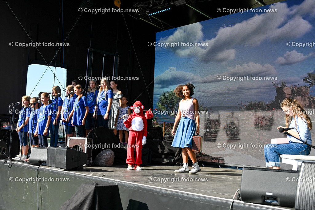Kinderklangwolke Linz 2023_ 10.09.2023-27 | 10.09.2023, Donaulaende Linz, AUT, Kinderklangwolke 2023, im Bild Kinderklangwolke, Buehne, Zuschauer