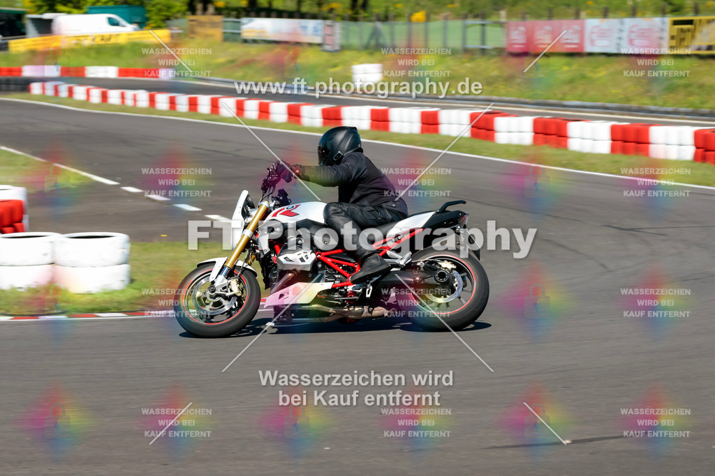 Moto-TeamOBK-21627 | Hier findet Ihr Bilder von Touristenfahrten auf der Nürburgring Nordschleife oder von anderen Veranstaltungen die ich besucht habe. Viel Spass beim Durch Schauen 