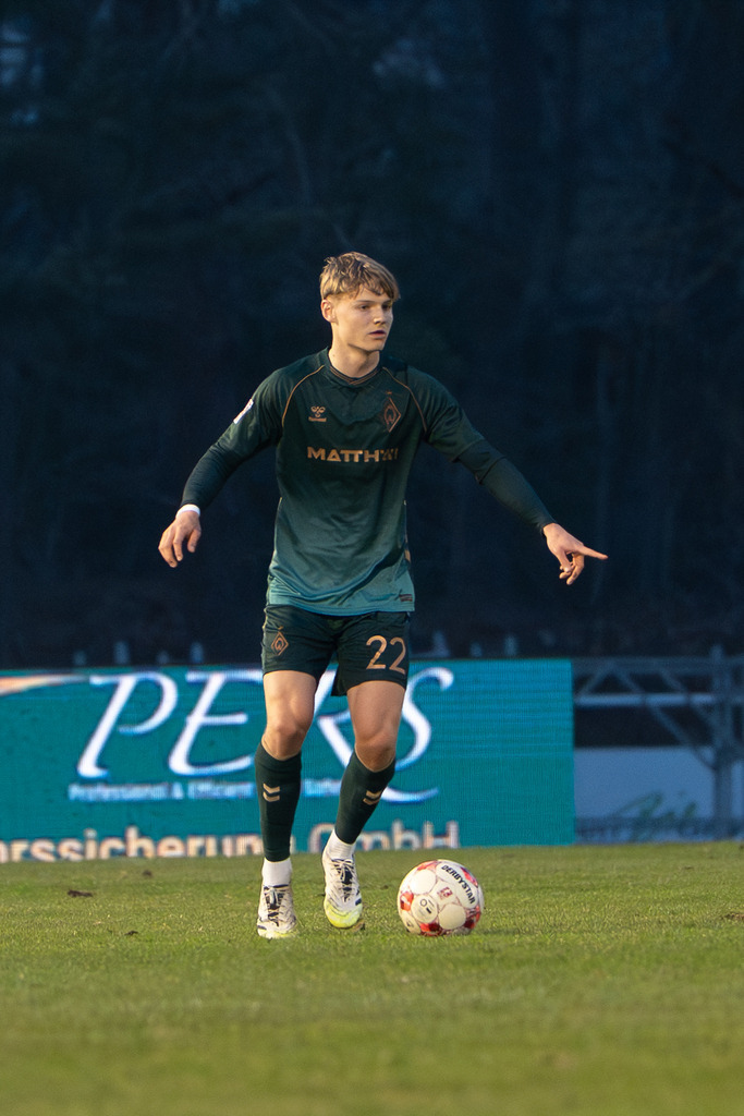 Fußball I Herren I Saison 2025-2026 I Regionalliga Nord I 25. Spieltag I TuS Blau-Weiß Lohne - Werder Bremen II I 5748 | Paul Bellmann (22, SV Werder Bremen II) - Realisiert mit Pictrs.com