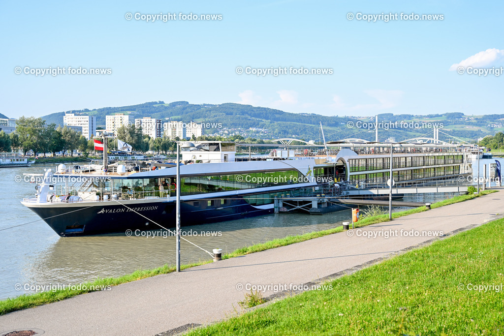Donaulaende_ Schiffsanlegestelle_ Linz _ 23.08.2023-4 | 23.08.2023, Donaulaende Linz, AUT, Schiffsanlegestelle, Tourismus im Bild Kreuzfahrtschiff, Donaukreuzfahrtschiff, Donau, Schifffahrt, Schiffsanlegestelle, Tourismus