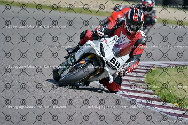 26BT02-1217 | markuskiefer.com - Realisiert mit Pictrs.com