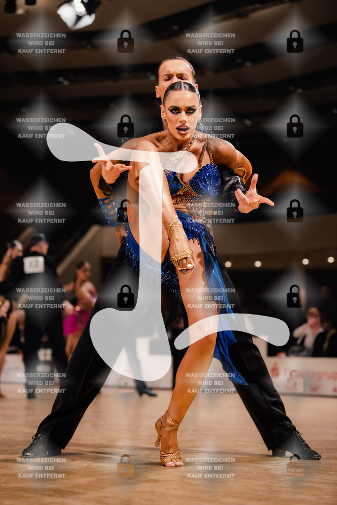 Goldstadtpokal 2025 - WDSF World Open Latin 22nd (25) Maximilian Bier _ Eveline Ishchenko (Schwarz Weiß Club Pforzheim)-2025-01-25-4833 | Webshop for digital downloads and prints of dance sport, event & show photographer Julian Link - Realisiert mit Pictrs.com