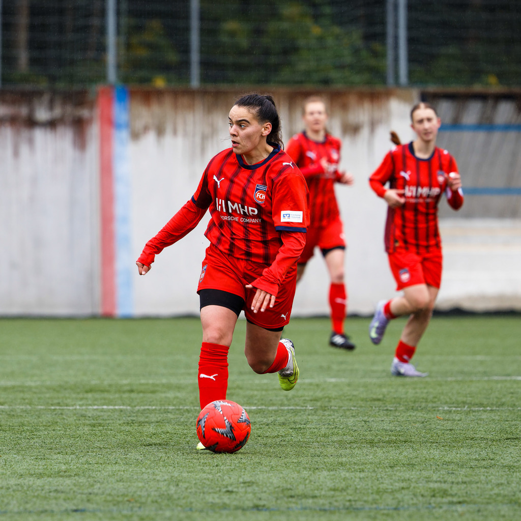 FCHHOH_251005_6645 | 1.FC Heidenheim 1846 II vs. SGM Hohenmemmingen/Sontheim, Fußball, Frauen, Bezirksliga, 2025/2026, 4. Spieltag, 05.10.2025 in Heidenheim, Kunstrasen b. Voith-Arena West(Foto: Michael Bulling) - Realisiert mit Pictrs.com