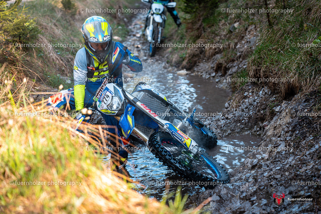 fuernholzer_250501-C1-63 | Fotografische Impressionen von der Red Stag Enduro Extreme by fuernholzer-photography.com. Endurosport in Österreich fotografisch festgehalten von fuernholzer. Auftragsfotografie für Private, Gewerbefotos und Industriefotografie. Eventfotografie, Sportfotografie und Motorsportfotografie. Anbieter von Fotoworkshops, Fototraining, fotografischen Vorträgen und Fotoseminaren.